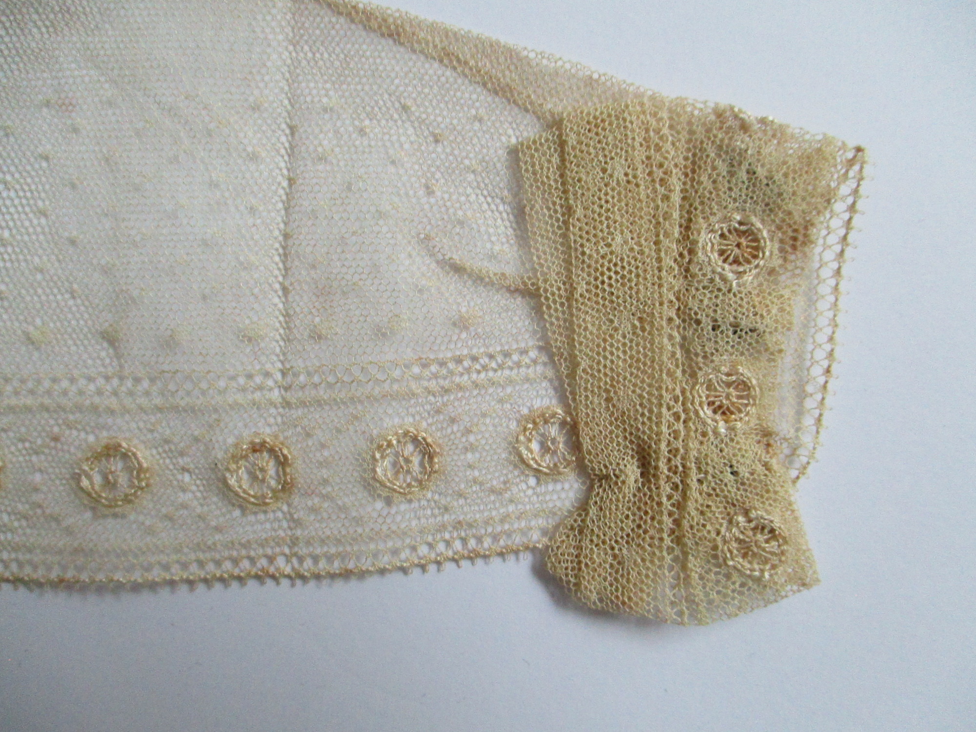 Child's cream collar.: Bow detail on child's handmade cream collar. (ii)