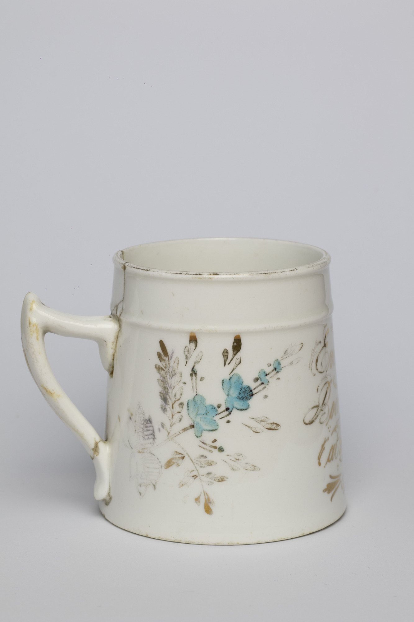 China mug: side/handle view