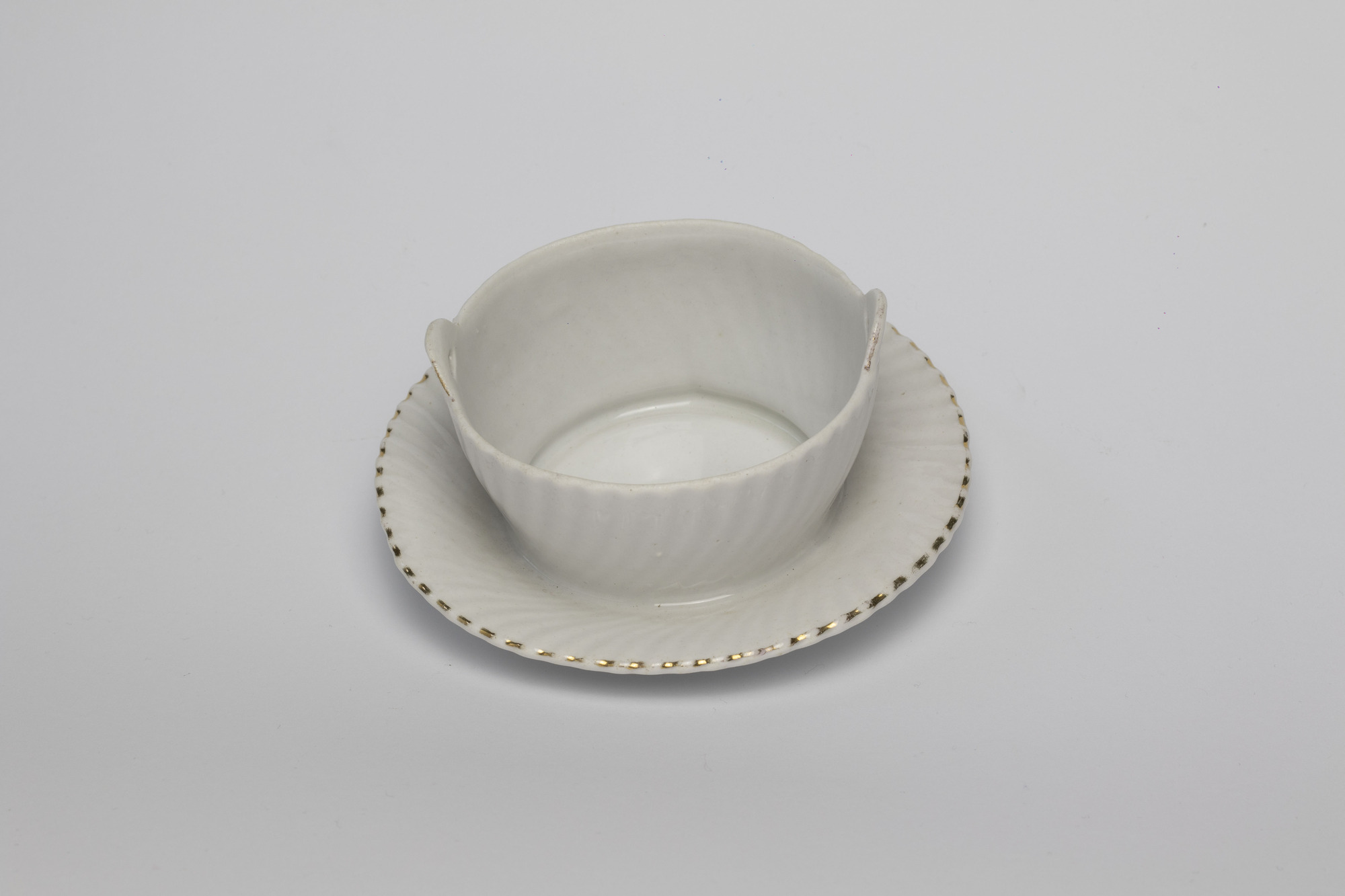 China sugar bowl or conserve dish: bowl and saucer top view