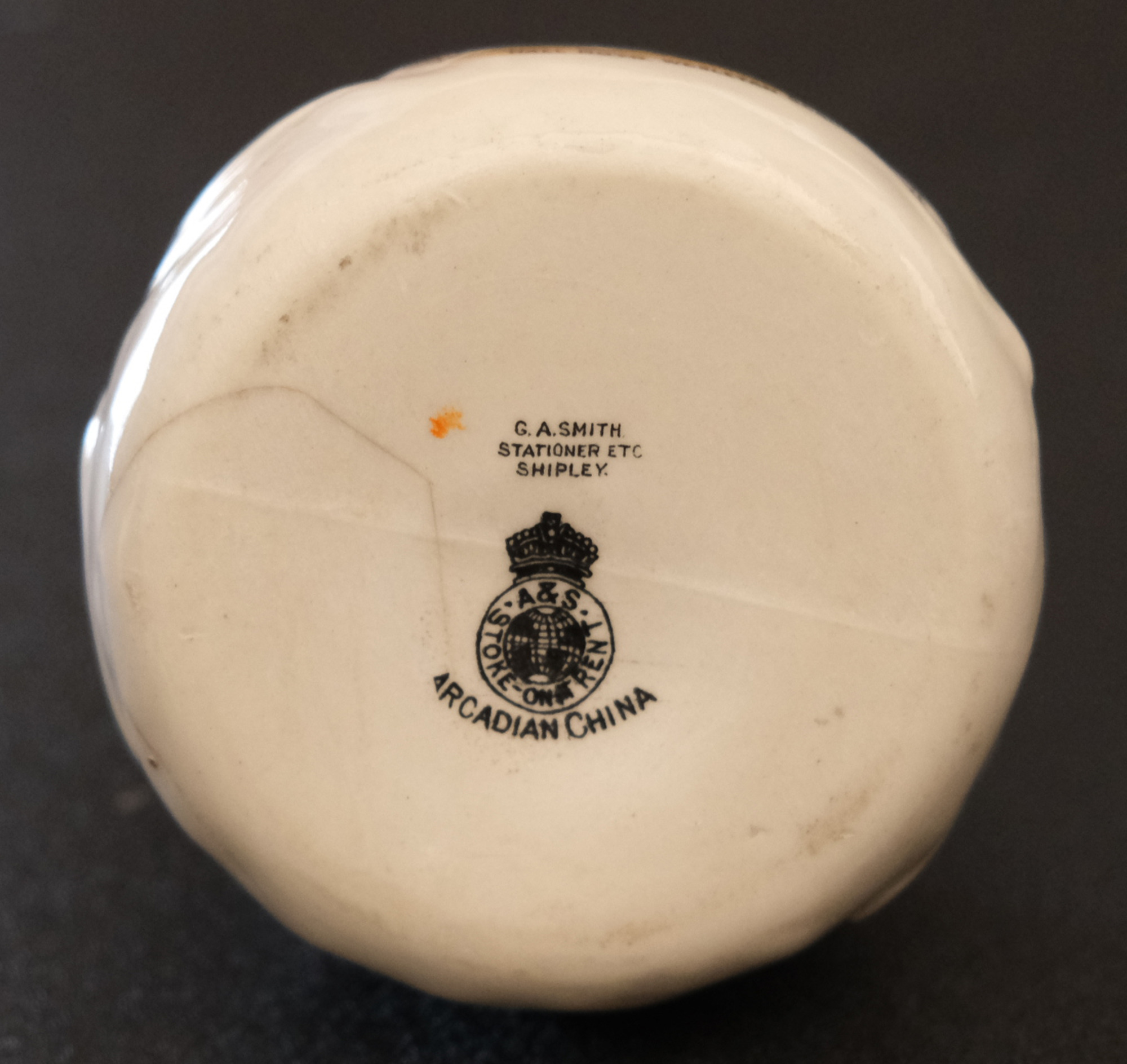 Ink pot: Bottom view