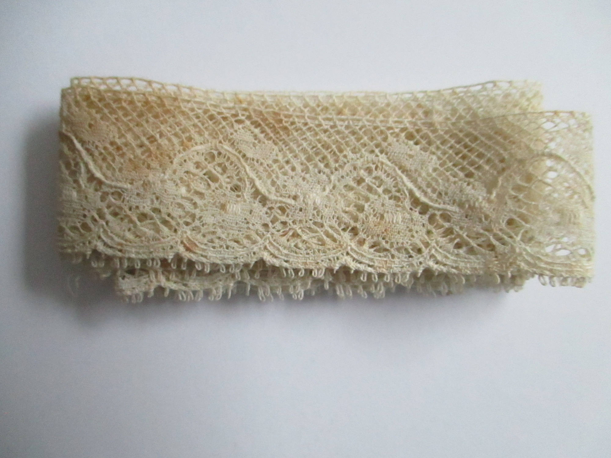 Length of lace trim.