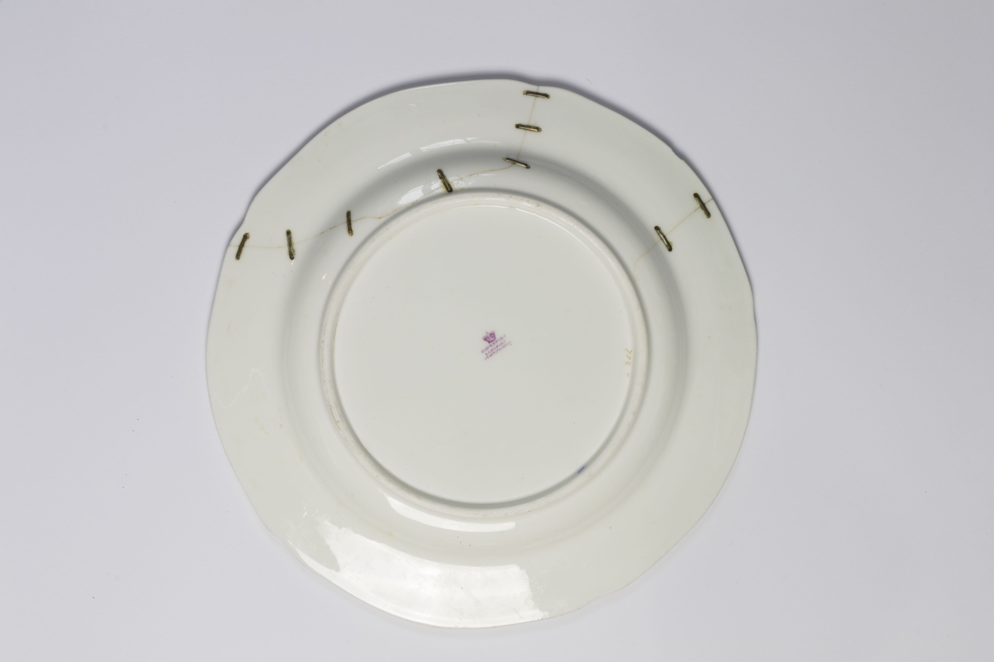 Soup plate: bottom view