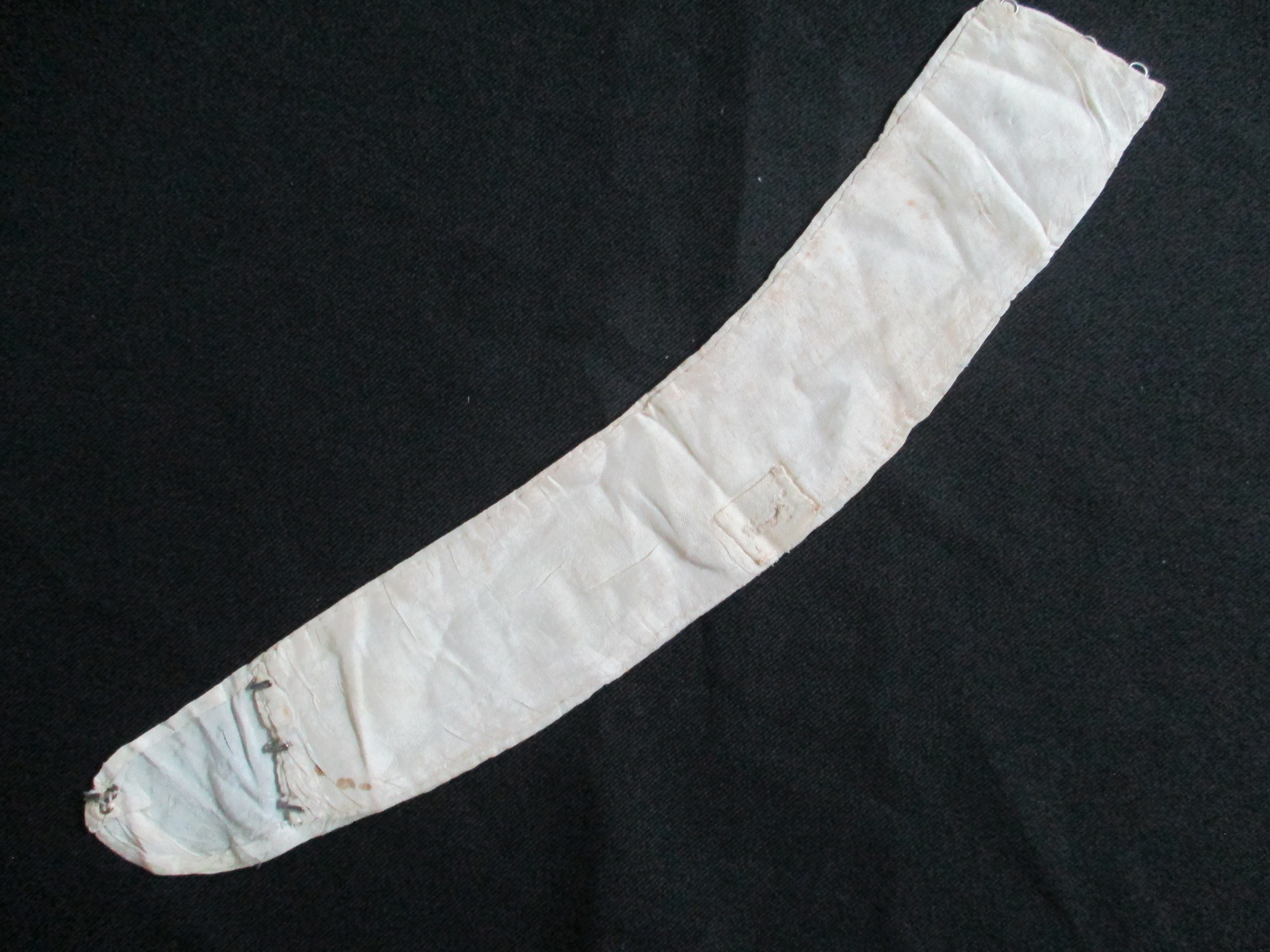 Two part collar: Reverse view of silk collar liner.