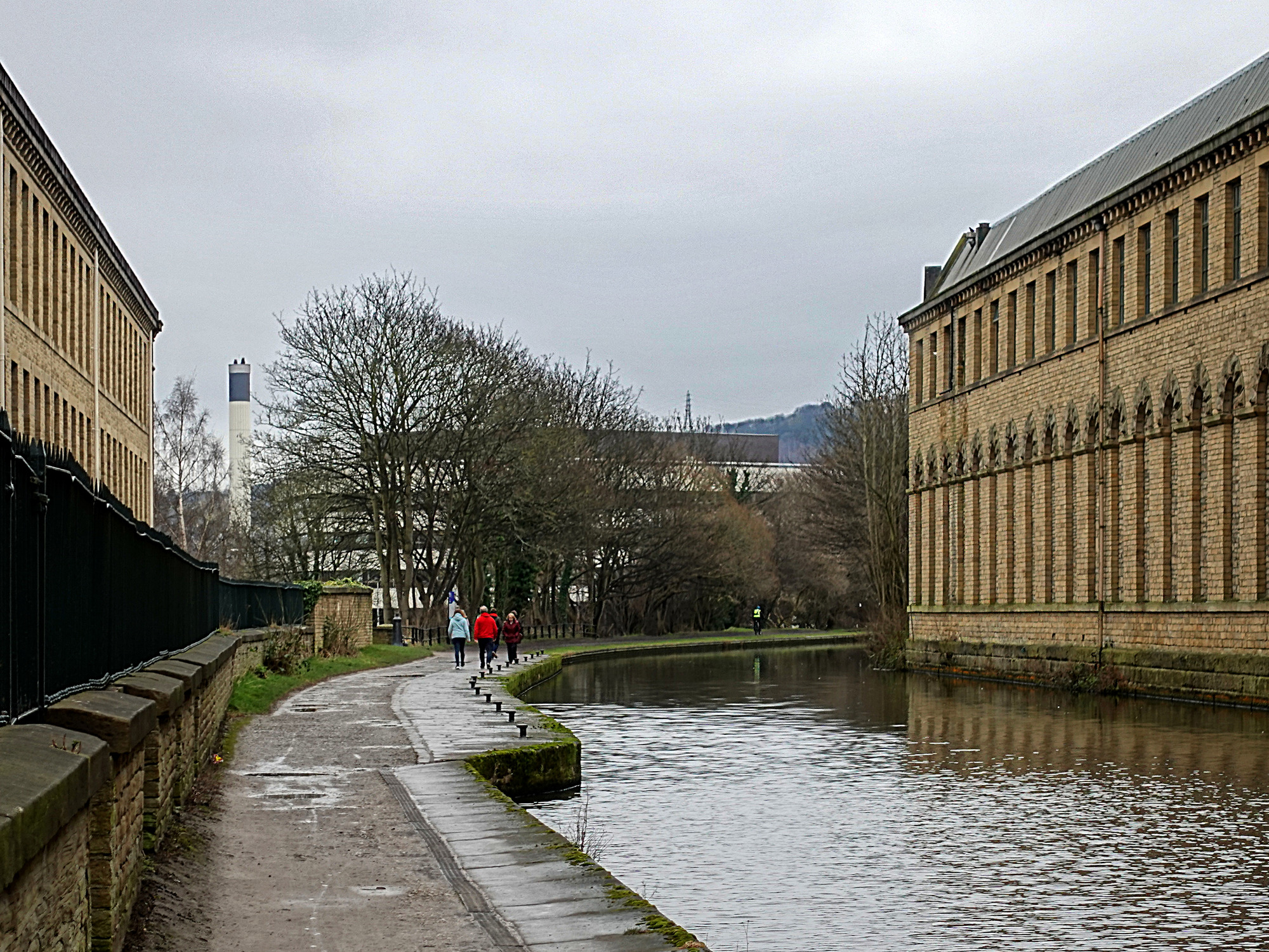 Canal towards Shipley