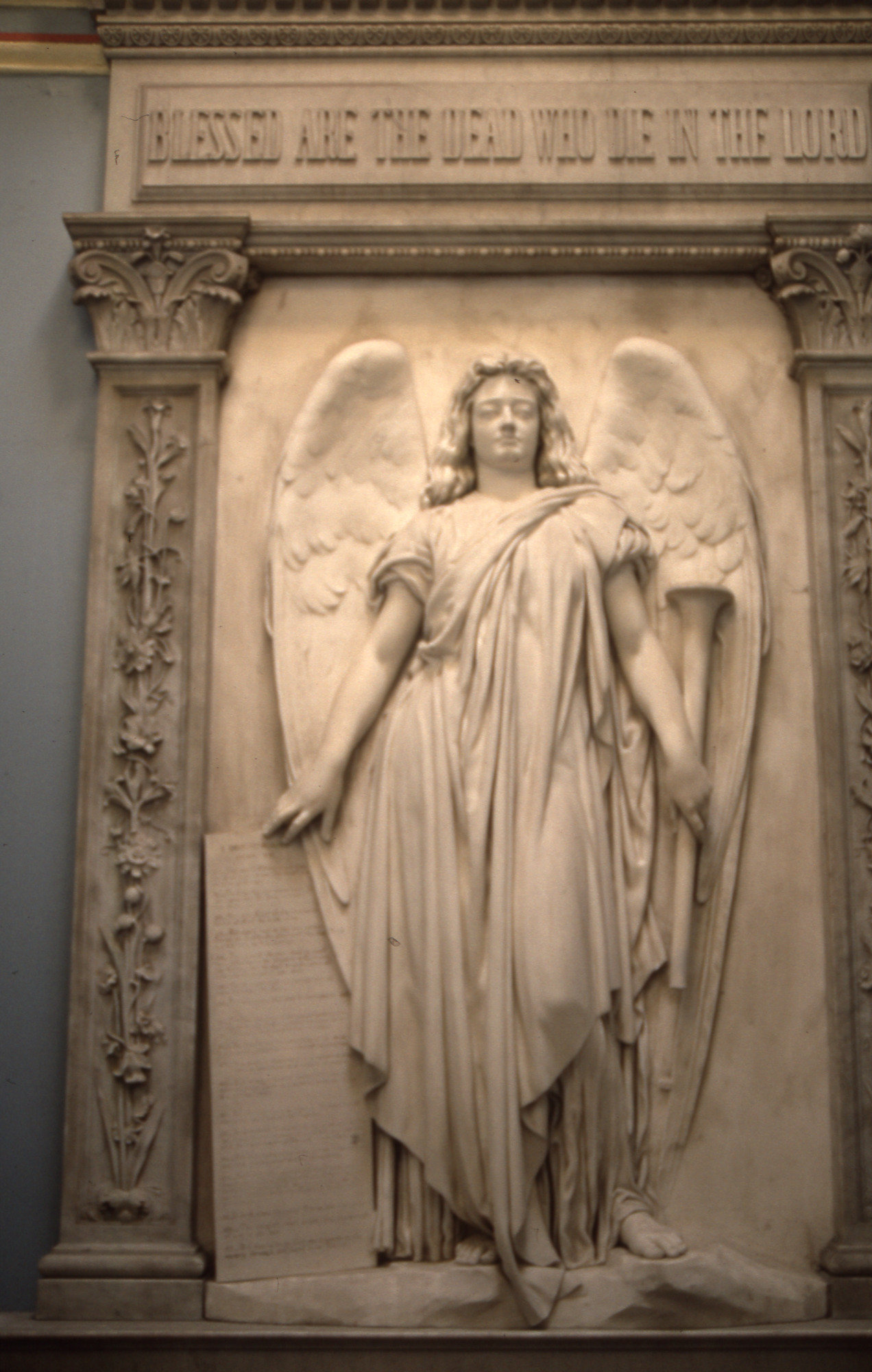 Congregational Church : Angle Gabriel