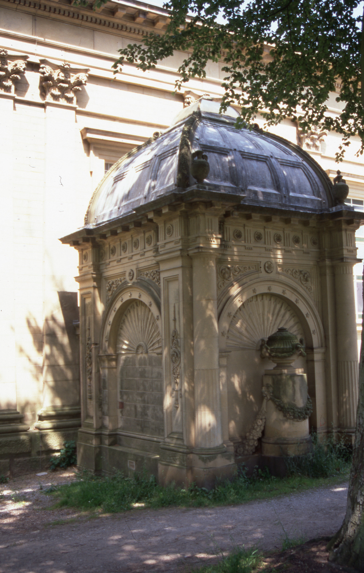 Congregational Church : Mausoleum