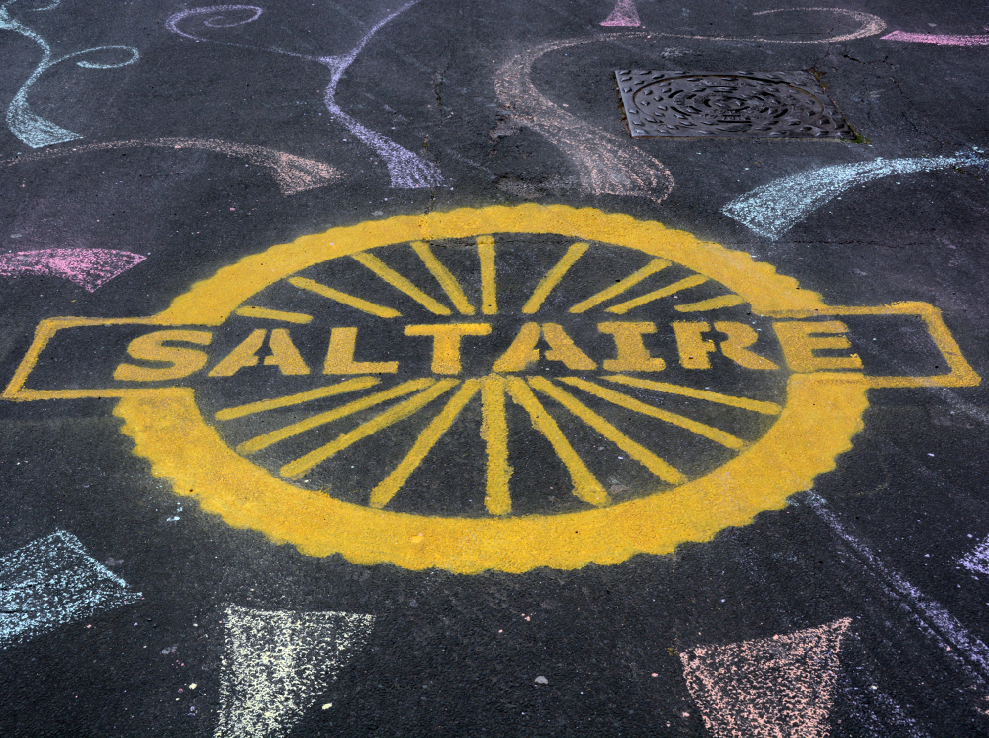 Saltaire Tour de Yorkshire Exhibition Road crest