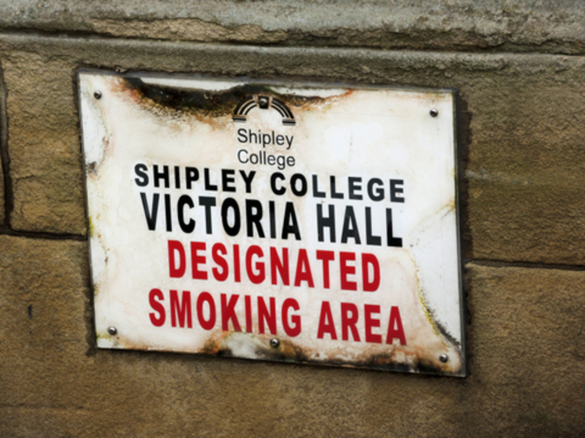 Shipley College smoking area