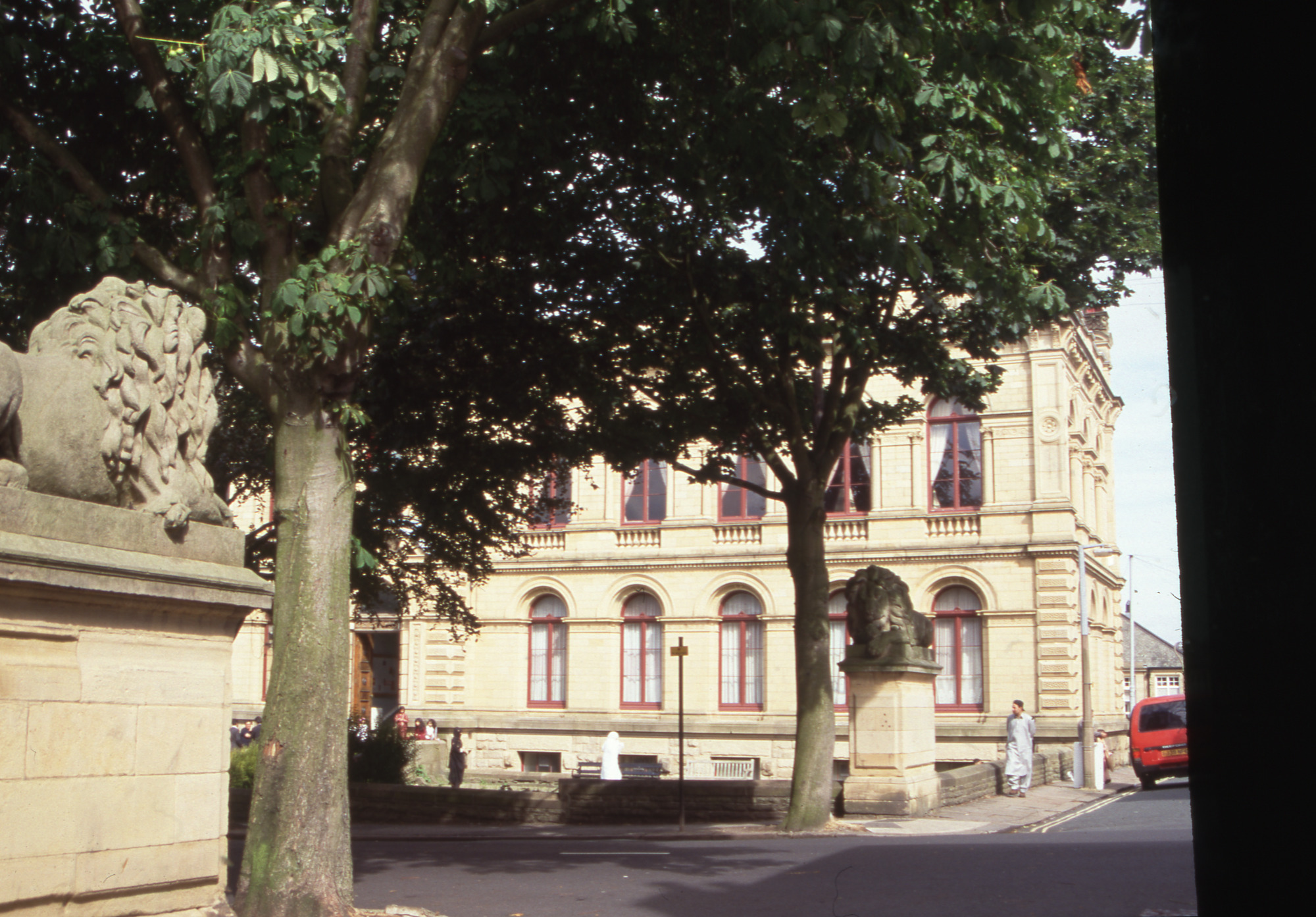 Victoria Hall lion Determination (87)