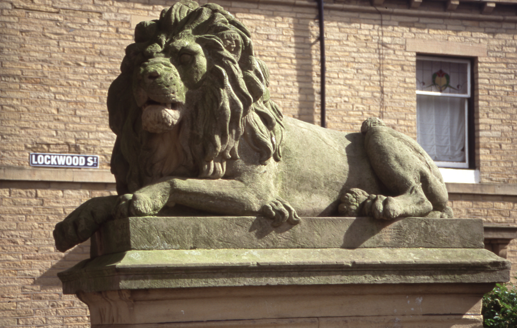 Victoria Hall lion War
